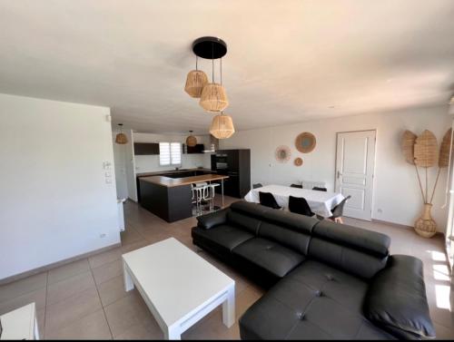 Charmante villa de 3 chambres avec piscine, climatisation et wifi