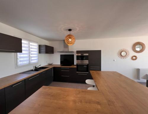 Charmante villa de 3 chambres avec piscine, climatisation et wifi