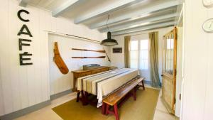 Charmante villa familiale avec piscine au centre du village