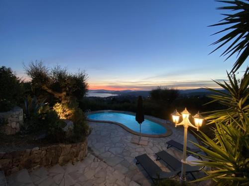 Charmante Villa mit Pool und Panorama-Meerblick in den Golf von Saint-Tropez - Villa Montmajour