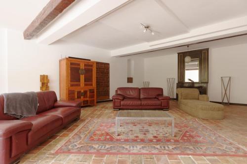 Charming farmhouse in a quiet area with a parking in the courtyard