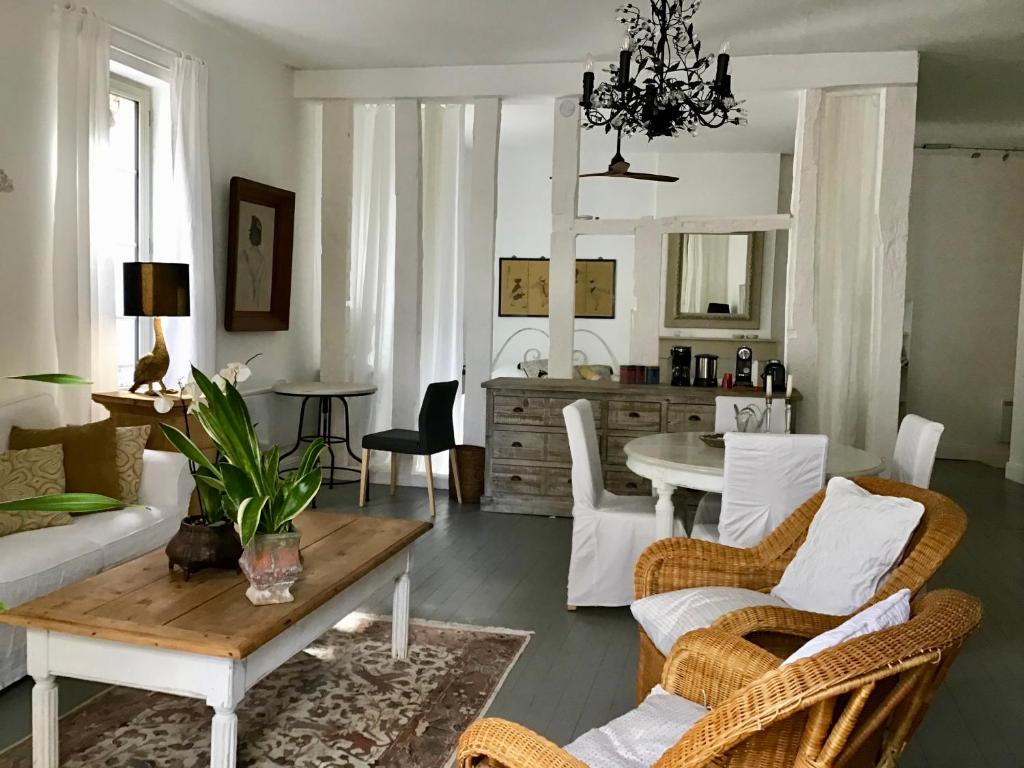 Charming Villa Golf & Beach 2750-005 Cascais