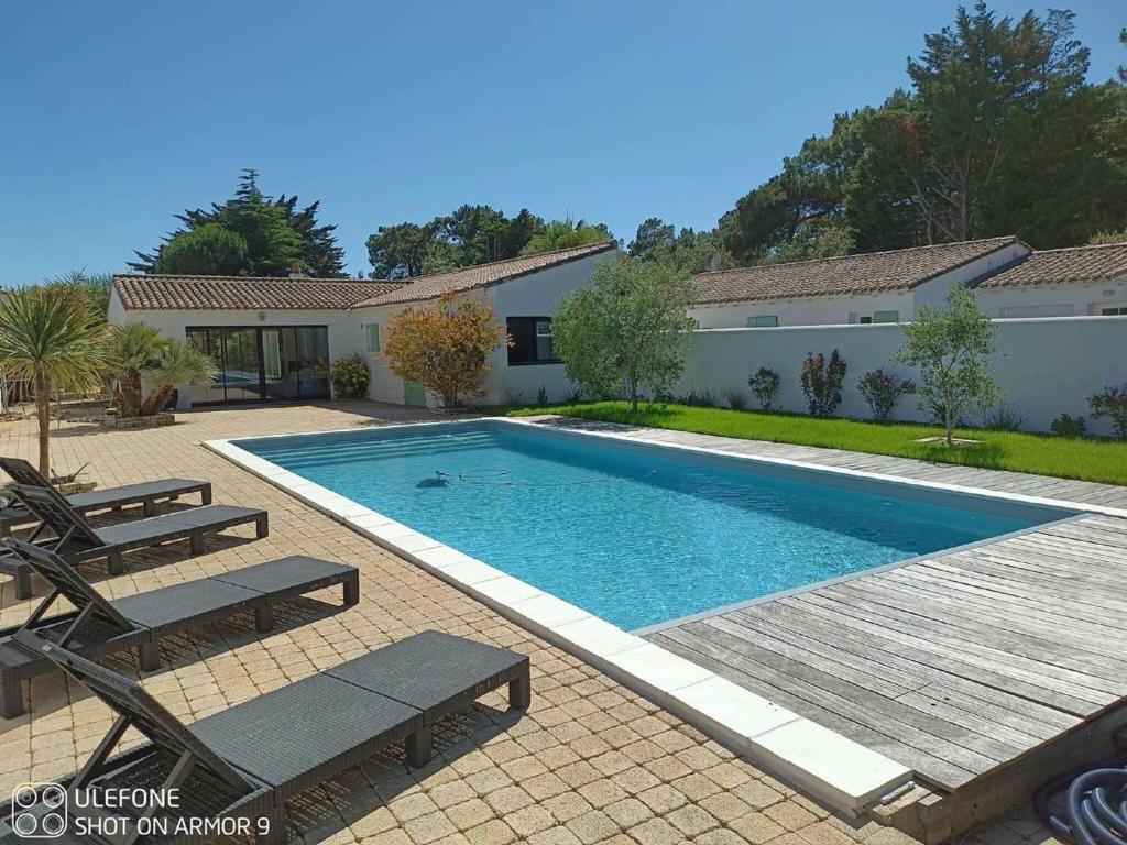 Villa Charming villa in Le Bois Plage with private pool  17740 Sainte-Marie-de-Ré