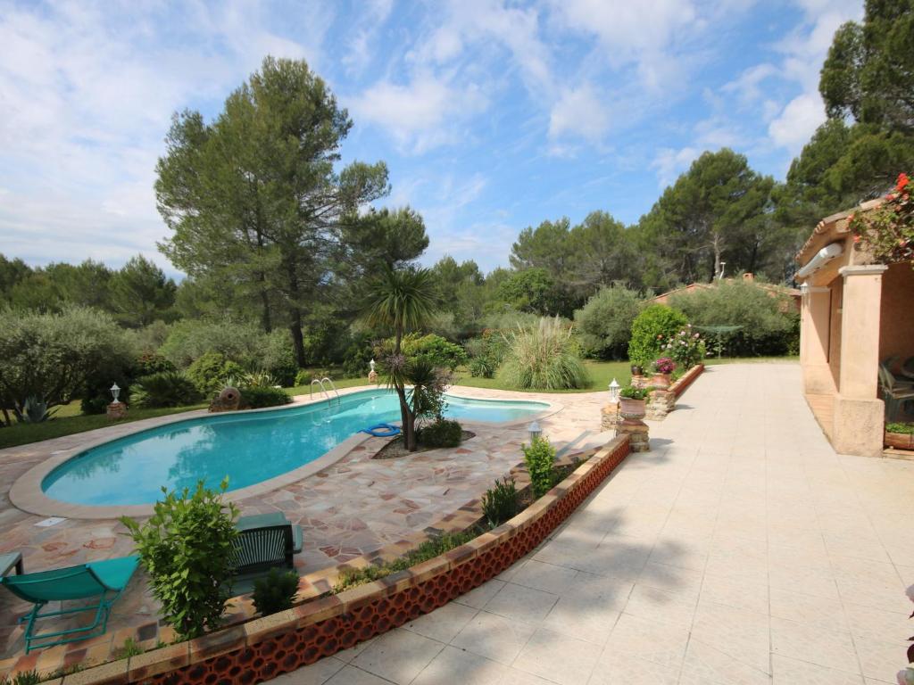 Villa Charming Villa in Salernes France with Parking Space  83690 Salernes