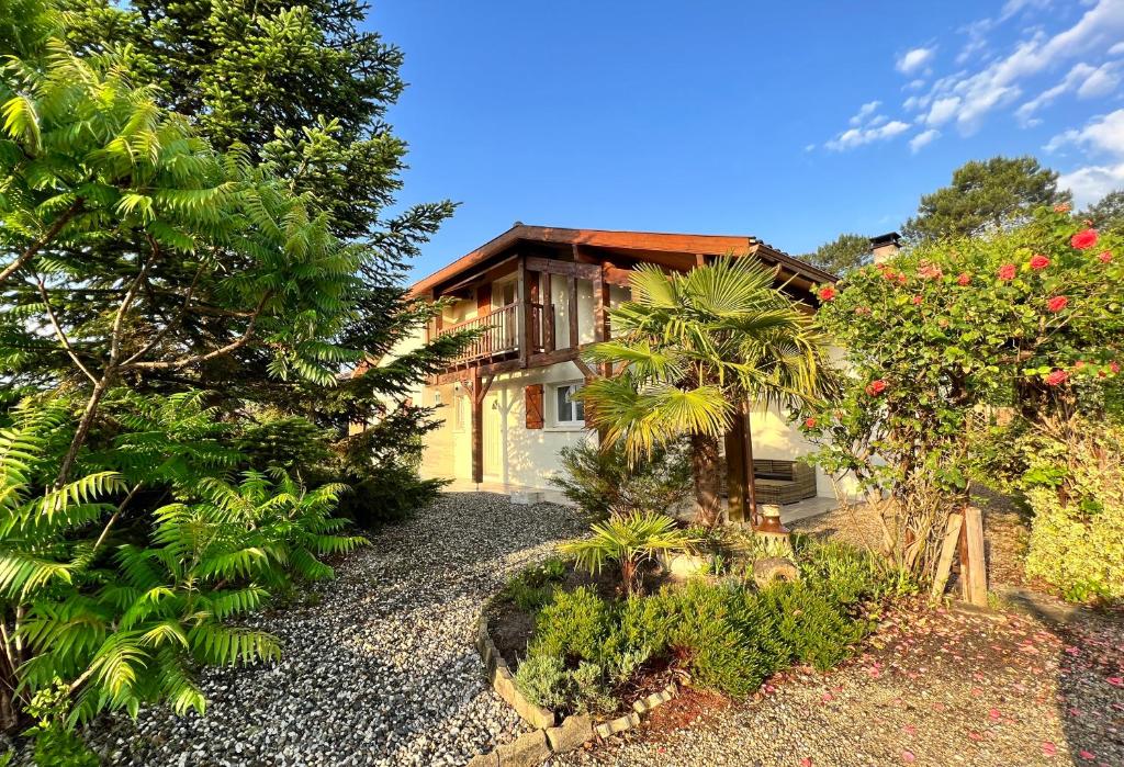 Villa Charming villa, tranquillity by the forest 101 Rue des Bécasses 40170 Lit-et-Mixe