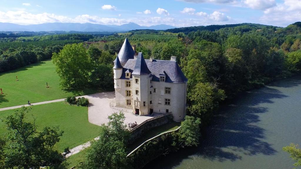 Chateau de Saint-Martory LE CHATEAU 20 Place de la Poste, 31360 Saint-Martory