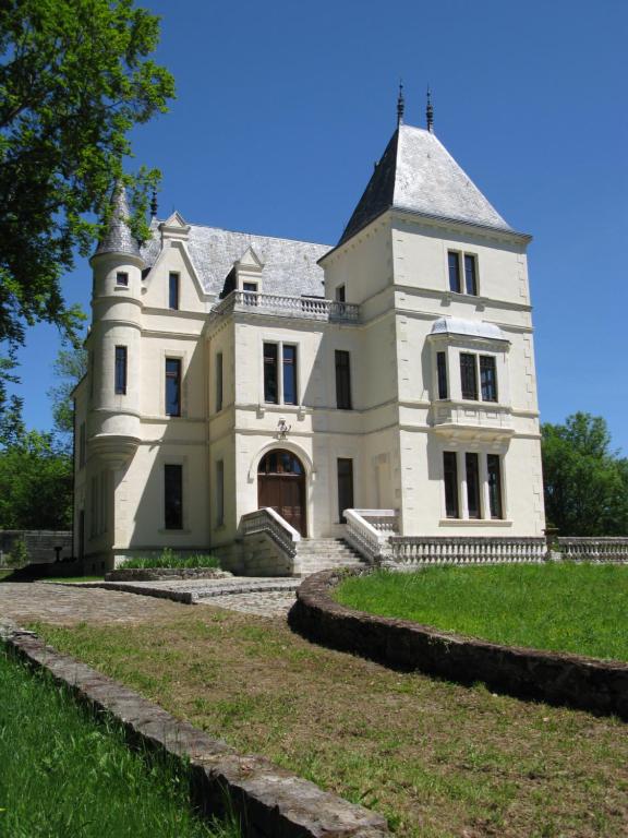 Chateau des Berangers 1 Chemin des Echelettes, 63260 Chaptuzat