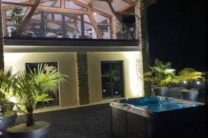 Villa Chez Bascans Corps de ferme rénové avec jacuzzi et piscines 2 bassins Escourtats 31580 Villeneuve-Lécussan Midi-Pyrénées