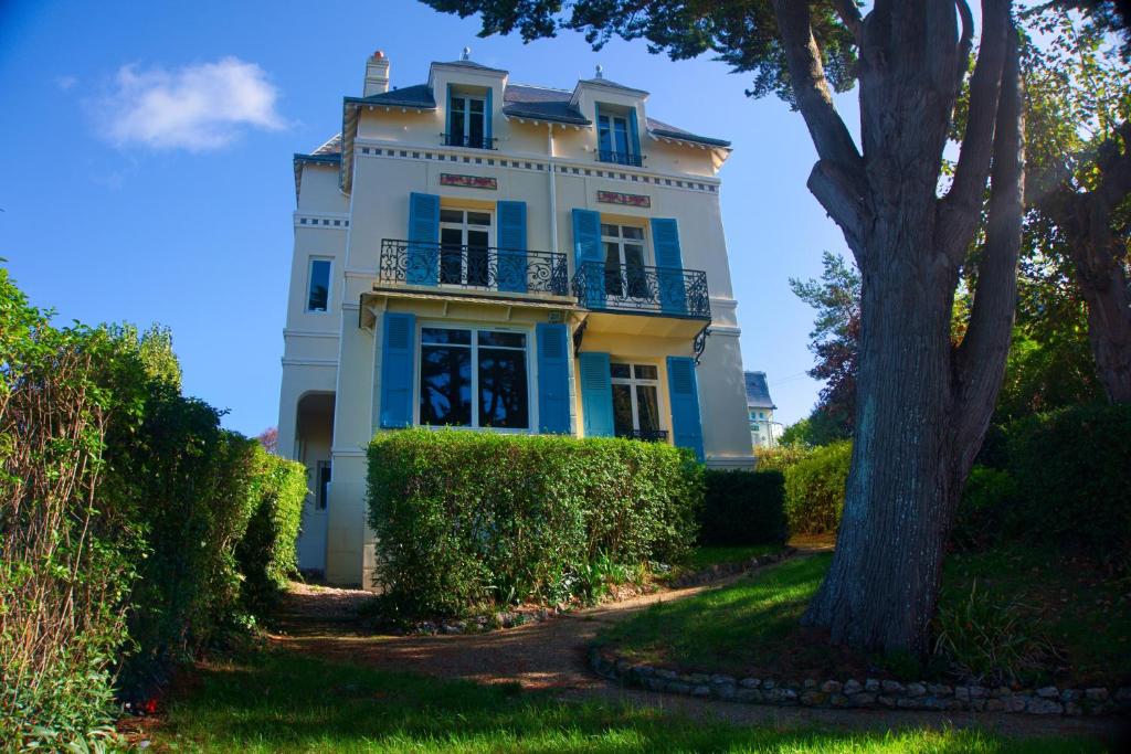 Villa Villa Classée 4 étoiles Vue mer exceptionnelle 1 Avenue d'Eylau, 14360 Trouville-sur-Mer