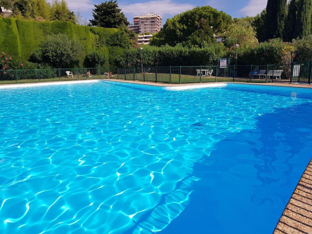 Classy Apartment in Nice with pool and private parking place , 06000 Nice