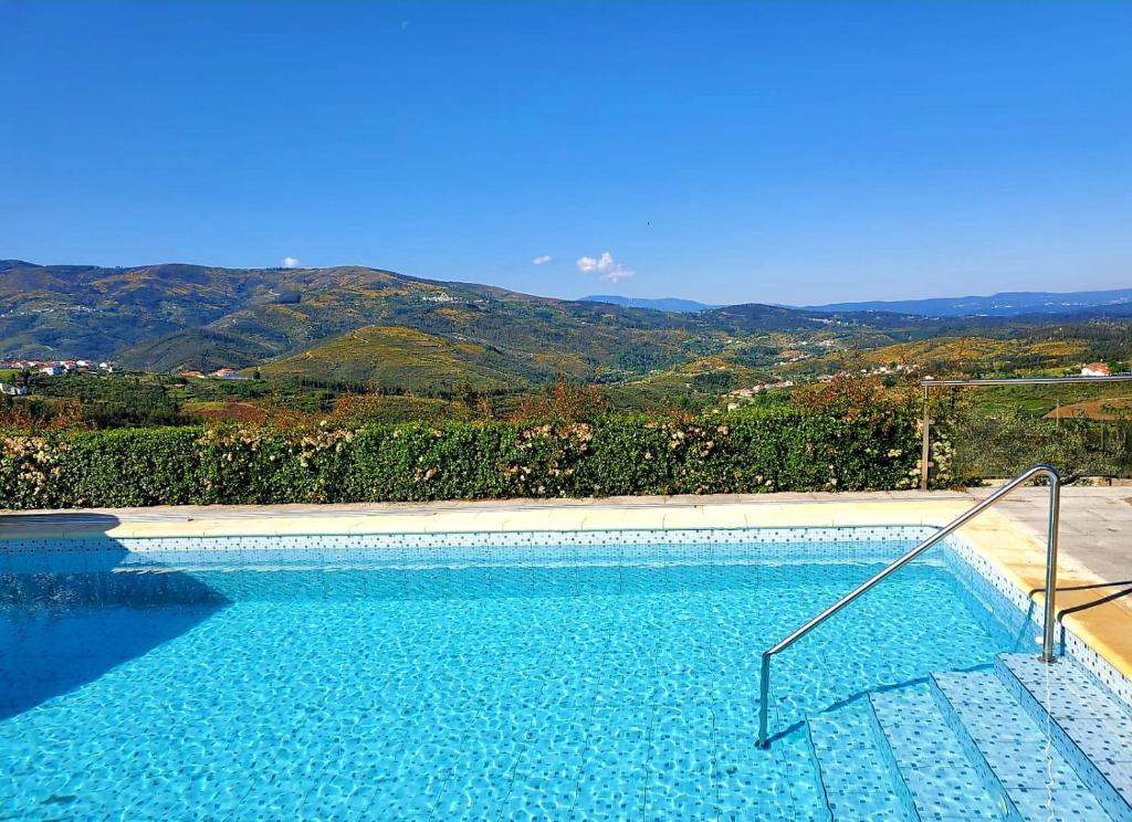Villa Coja Mountain Perch Quinta da Carvalhinha, Rua  da Ladeira 3305-286 Vinho