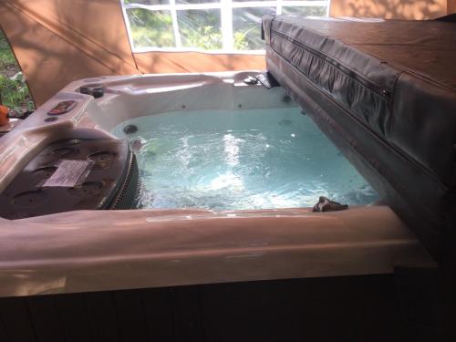 Collonges la rouge, Moulin et son gite,jakuzzi,clim piscine,wifi