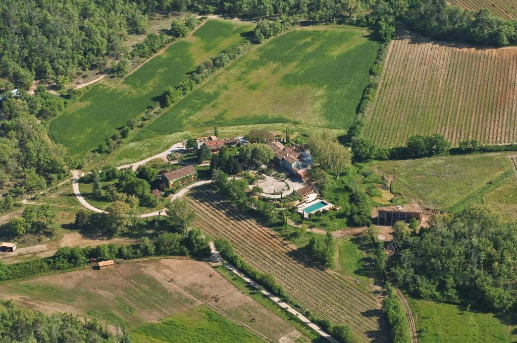 Comfortable home with terrace in a pleasant holiday village 09350 Daumazan-sur-Arize