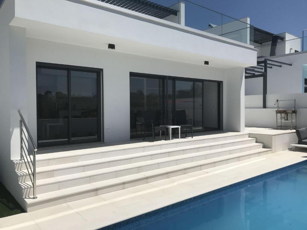 Comfortable villa in Coto with swimming pool , 2500-432 Coto