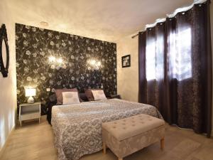 Comfortable villa near Alvignac with private swimming pool and stunning view