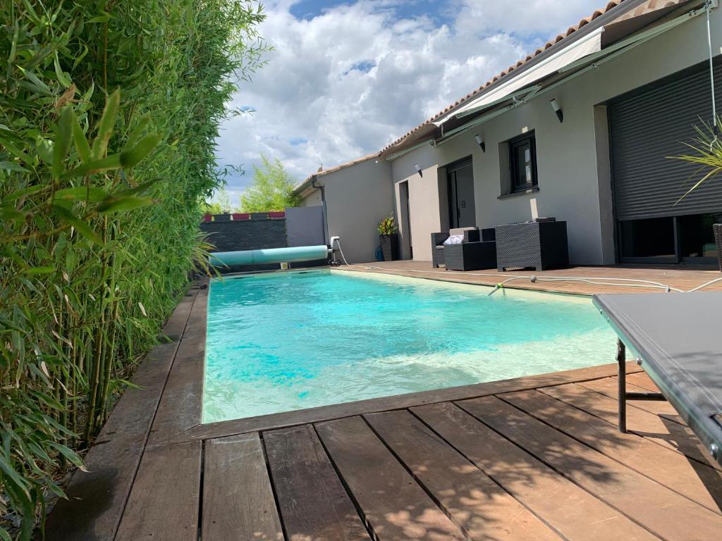 Villa Villa Cosy avec piscine chauffée 28 Avenue Pierre de Coubertin, 26700 Pierrelatte
