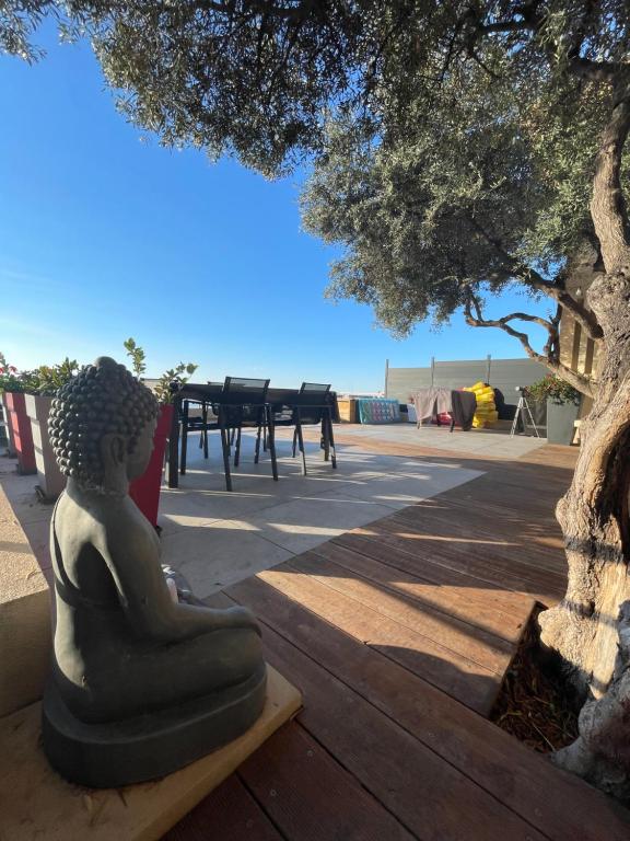 Cottage chaleureux avec jacuzzi et terrasse privée
