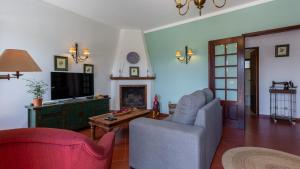 Cozy Algarve Home with Vineyard View Near Beaches