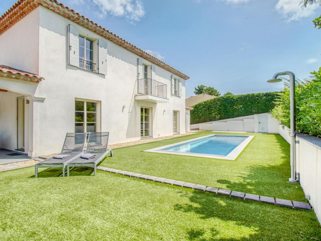 Cozy Villa in Le Plan de la tour with Private Swimming Pool , 83120 Emponse