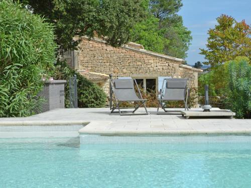Cozy Villa in M nerbes with Swimming Pool