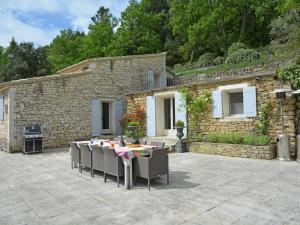 Cozy Villa in M nerbes with Swimming Pool