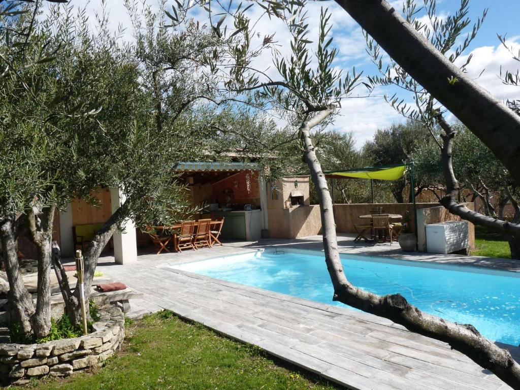 Cozy Villa in Roquemaure With Private Swimming Pool , 30150 Roquemaure