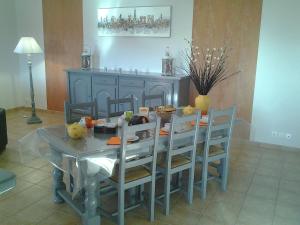 Cozy Villa in Saint Victor de Malcap with Swimming Pool