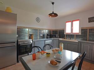 Cozy Villa in Saint Victor de Malcap with Swimming Pool