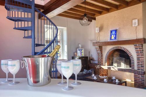 Crazy Villa Chalonie 28 - Heated pool - Soccer - Basket - 2h Paris - 30p