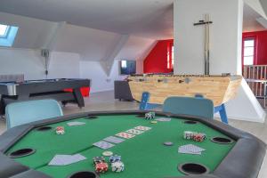 Crazy Villa Chalonie 28 - Heated pool - Soccer - Basket - 2h Paris - 30p