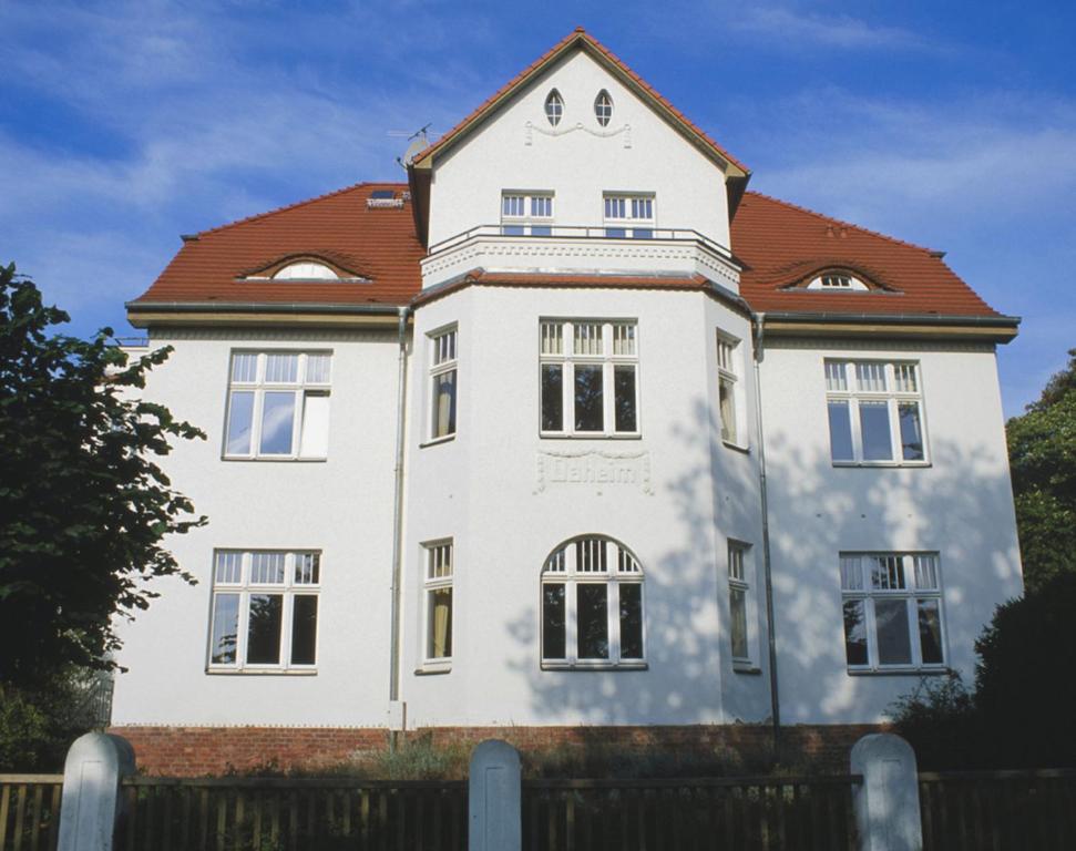 Appartement Villa Daheim - FeWo 04 Jaegerstrasse 13 - FeWo 04, 17459 Kolpinsee