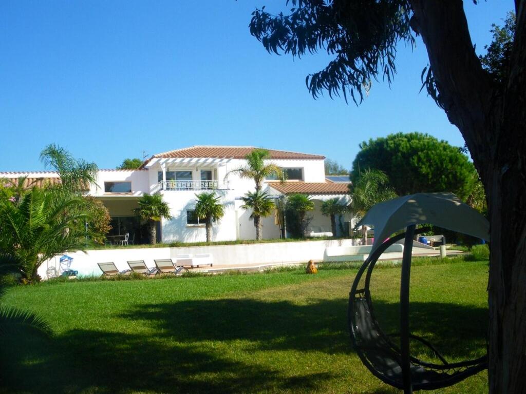 Villa Villa de 4 chambres avec piscine privee jacuzzi et jardin clos a Cabestany 6 Rue des Tilleuls, 66330 Cabestany