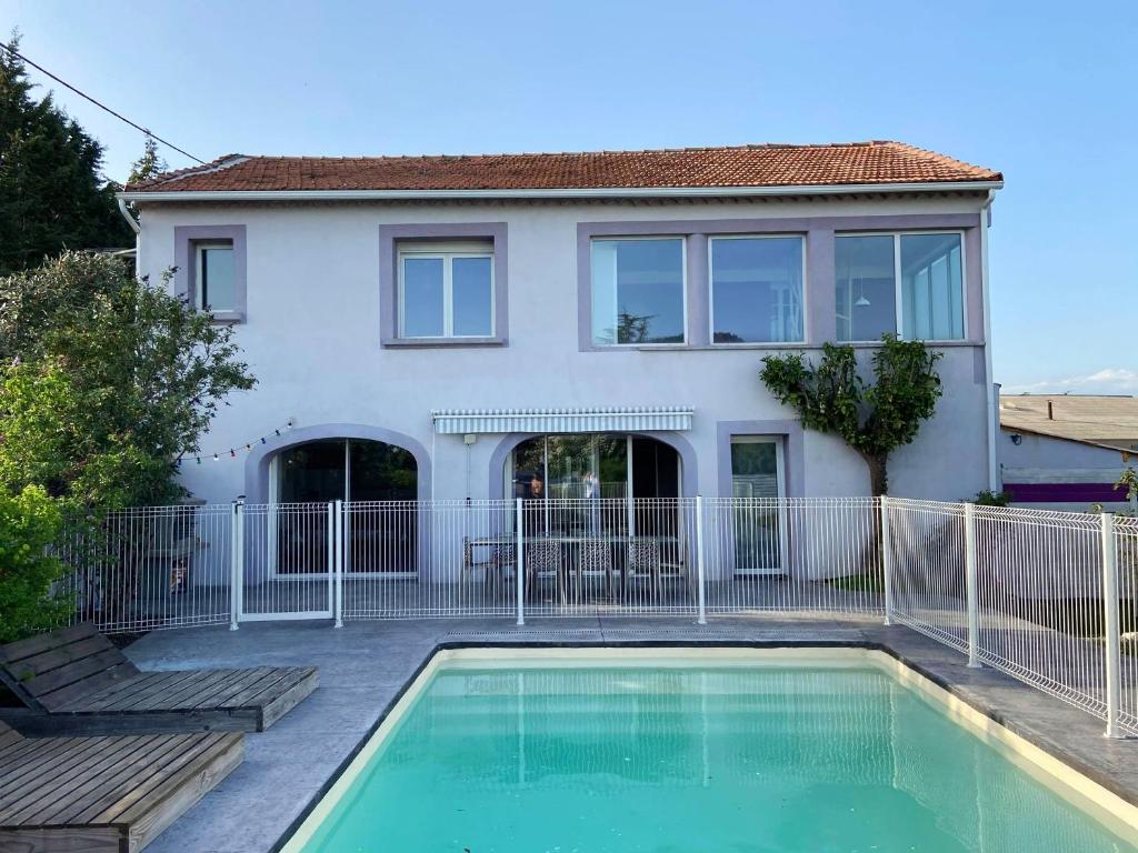 Villa Villa de 4 chambres avec piscine privee jacuzzi et jardin clos a Saint Privat des Vieux 117 Chemin de la Traverse, 30340 Saint-Privat-des-Vieux