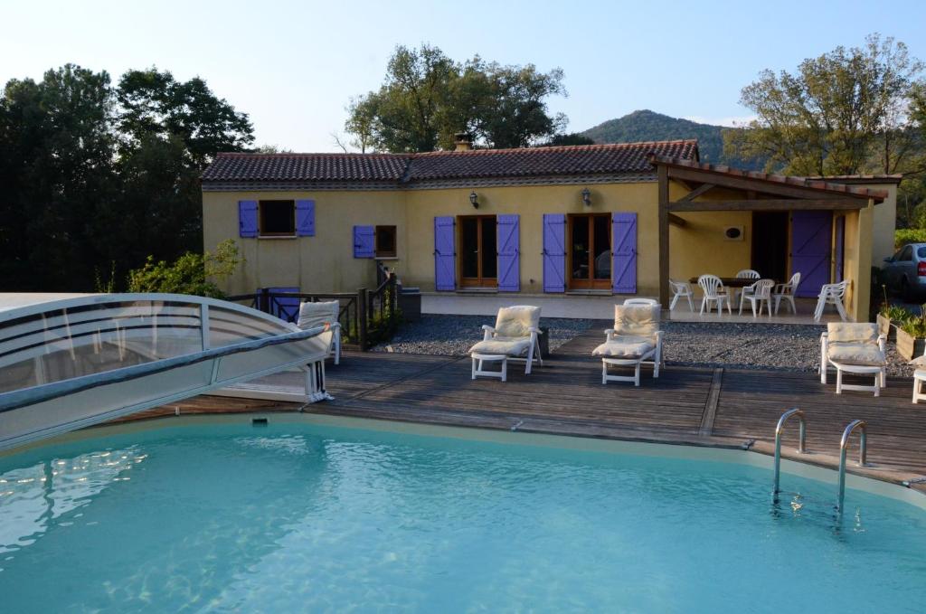 Villa Villa de 4 chambres avec piscine privee jardin amenage et wifi a La Mole 848 Route des Guiols, 83310 La Môle