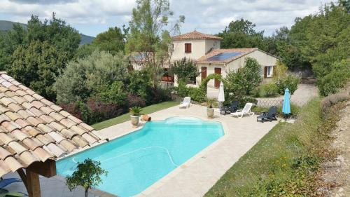 Villa Villa de 4 chambres avec piscine privee jardin amenage et wifi a Malaucene Route d'Entrechaux D13 Malaucène