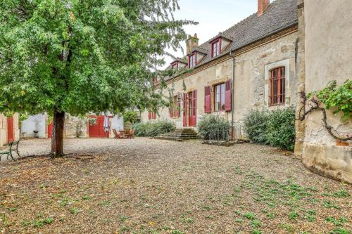 Villa Villa de 4 chambres avec piscine privee jardin clos et wifi a Lucenay les Aix 6 Place de l'Église Lucenay-lès-Aix