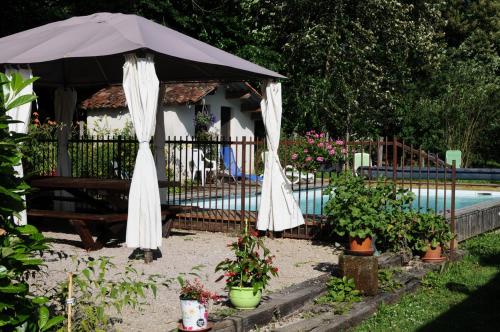 Villa de 4 chambres avec piscine privee jardin clos et wifi a Sousceyrac En Quercy Lacam-dʼOurcet france