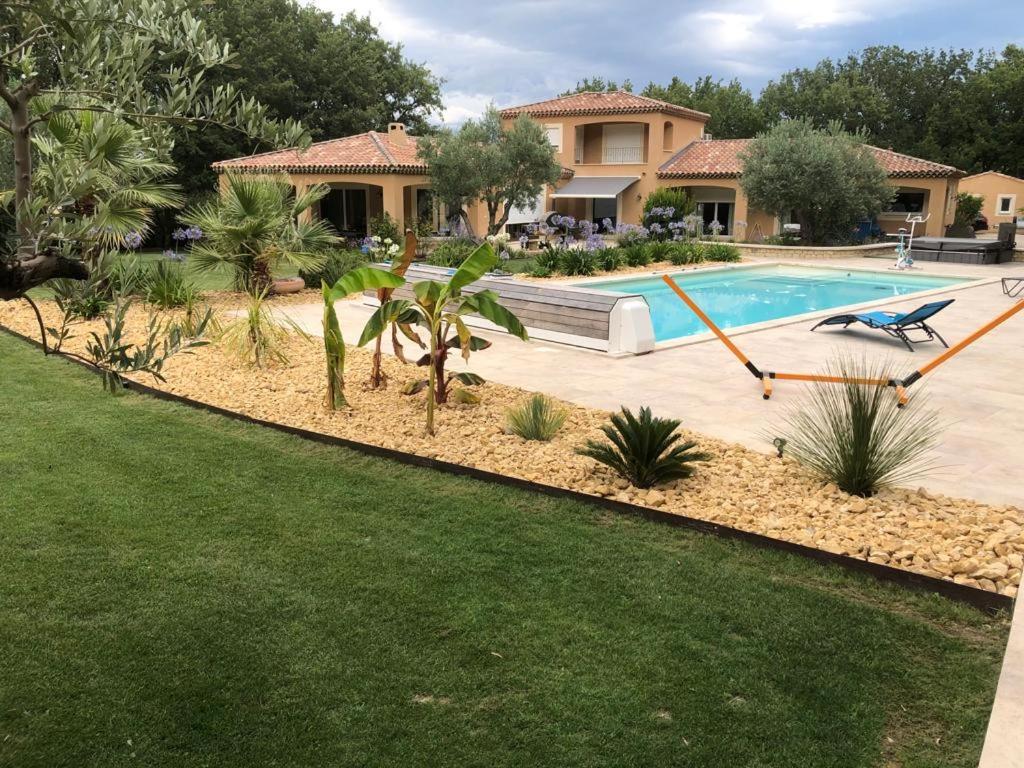 Maison de vacances Villa de 4 chambres & superbe Jardin et Pool 140 Impasse Anselme Mathieu, 84210 Pernes-les-Fontaines