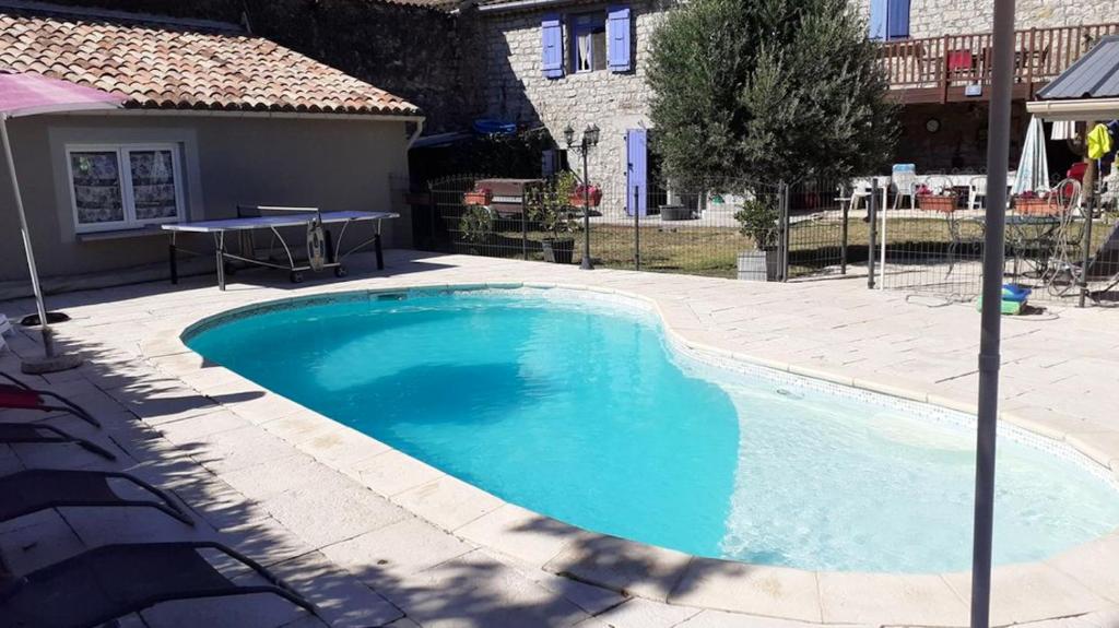 Villa Villa de 5 chambres avec piscine privee jardin clos et wifi a Chandolas Chandolas, rhône-alpes Ardèche, Auvergne-Rhône-Alpes, 07230 Chandolas