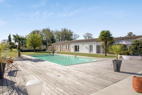 Villa de 6 chambres avec piscine privee jacuzzi et jardin clos a Saint Germain d'Esteuil Saint-Germain-dʼEsteuil france