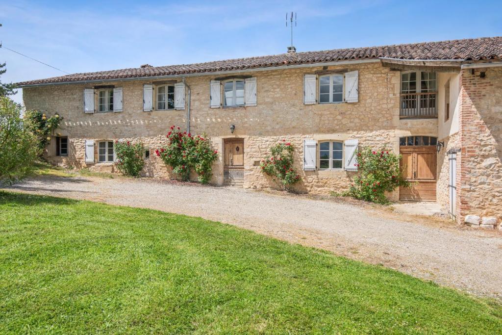 Villa Villa de 6 chambres avec piscine privee jardin amenage et wifi a Salies Lendrevié, 81990 Salies, France, 81990 Saliès