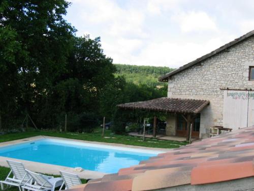 Villa Villa de 6 chambres avec piscine privee jardin clos et wifi a Saint Paul Flaugnac Le Jardinet Flaugnac