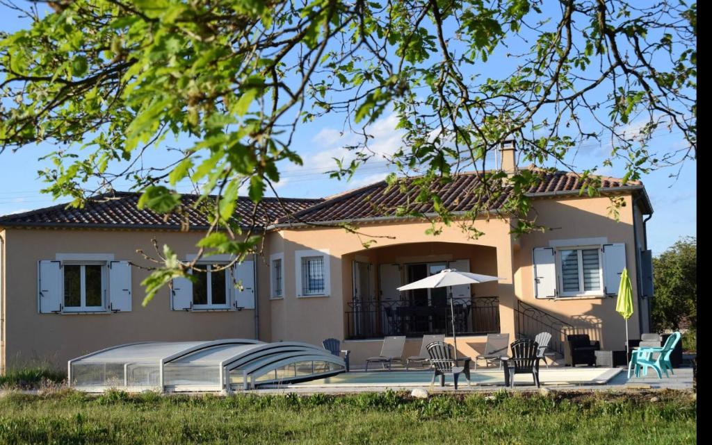 Villa Villa de charme avec piscine couverte et 2500m2 de terrain 58 Chemin de Nadal, 07230 Lablachère