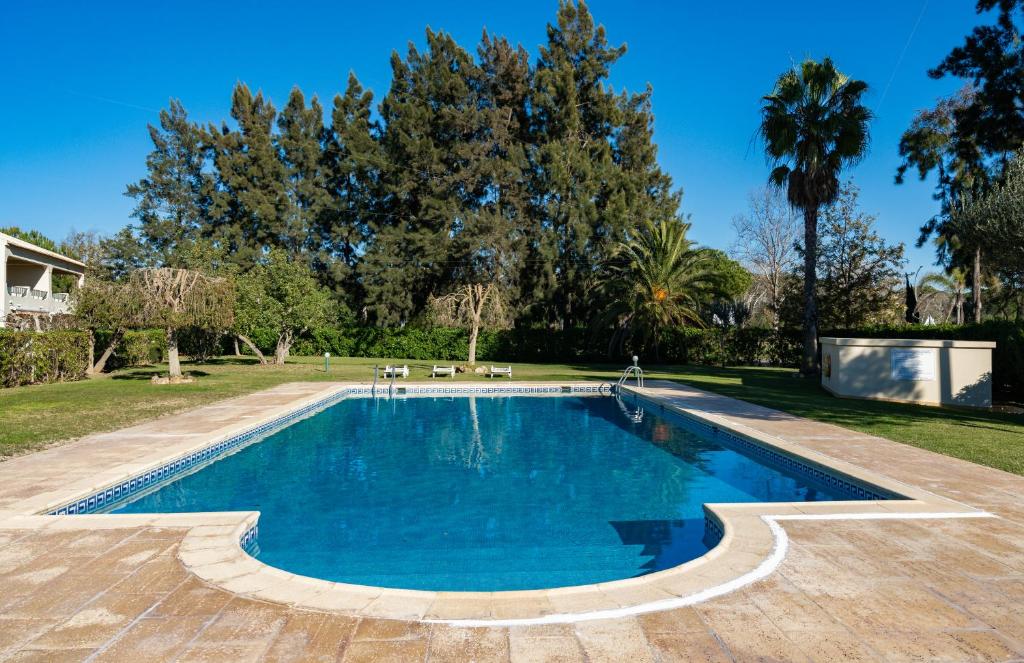 Delightful duplex in Vilamoura with barbecue and shared pool Volta das Mélias 7 A, 8125-533 Vilamoura