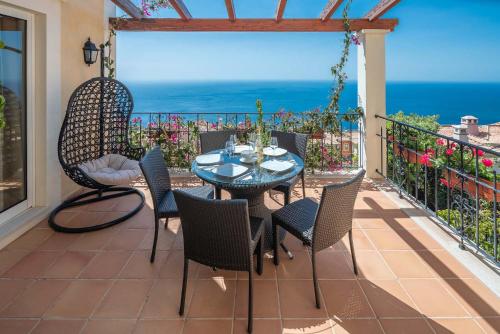 Designed Villa Palheiro Village by HR Madeira