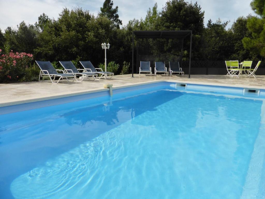 Detached spacious villa with private heated pool 15 km from the Gorges du Verdon , 83630 Moissac-Bellevue