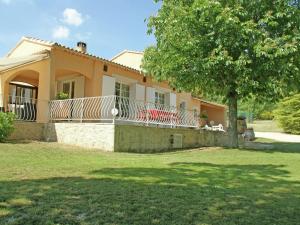 Villa Detached villa with enclosed beautiful garden and private pool 1km from C reste  4110 Reillanne Provence-Alpes-Côte d\'Azur