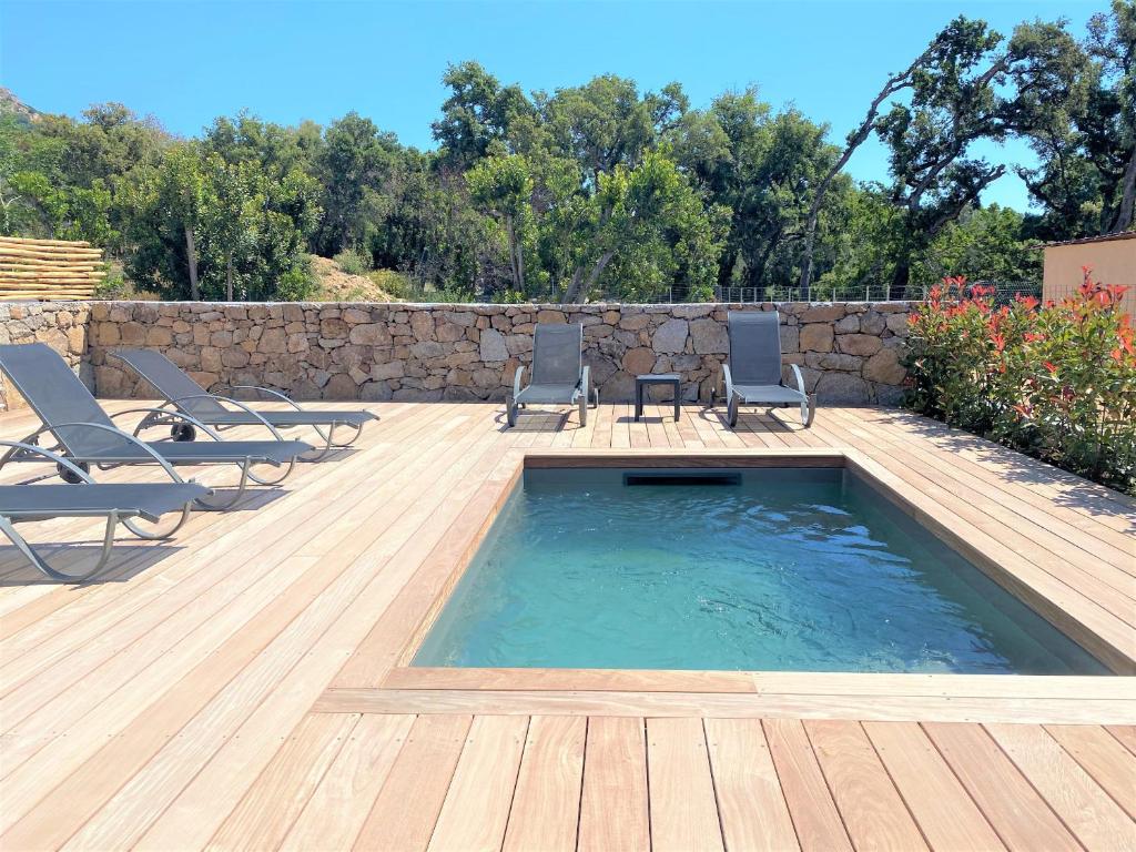 Villa Villa deux chambres avec piscine chauffee proche des plages Pirelli, 20144 Sainte-Lucie-de-Porto-Vecchio