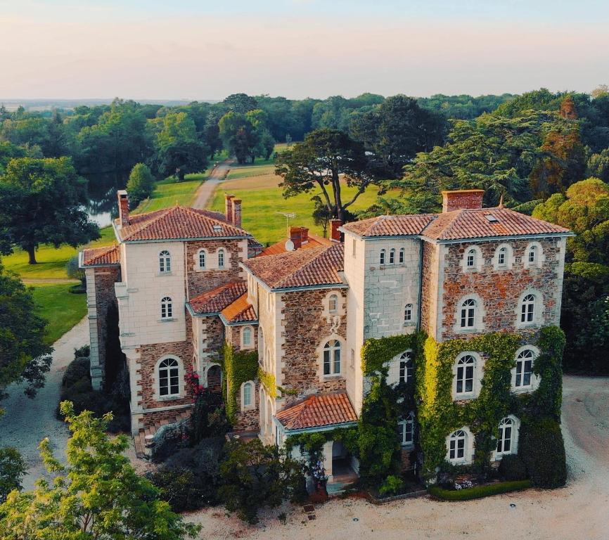 Domaine d'exception à 10min des plages L'Etablière, 85150 Sainte-Foy