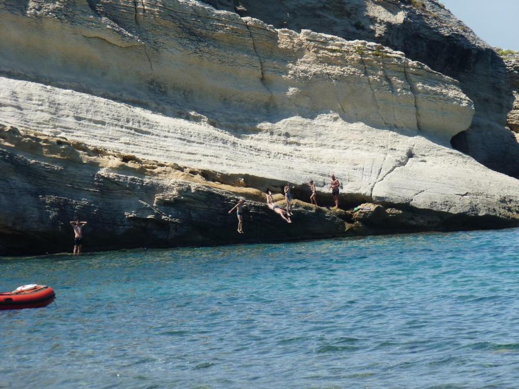 Domaine de vacances à 600m de la plage animations piscines en supplément belle villa climatisée 3 chambres 6 couchages WIFI LRPDSK3 34420 Portiragnes